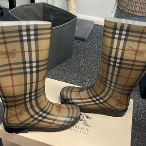 Burberry rain boots